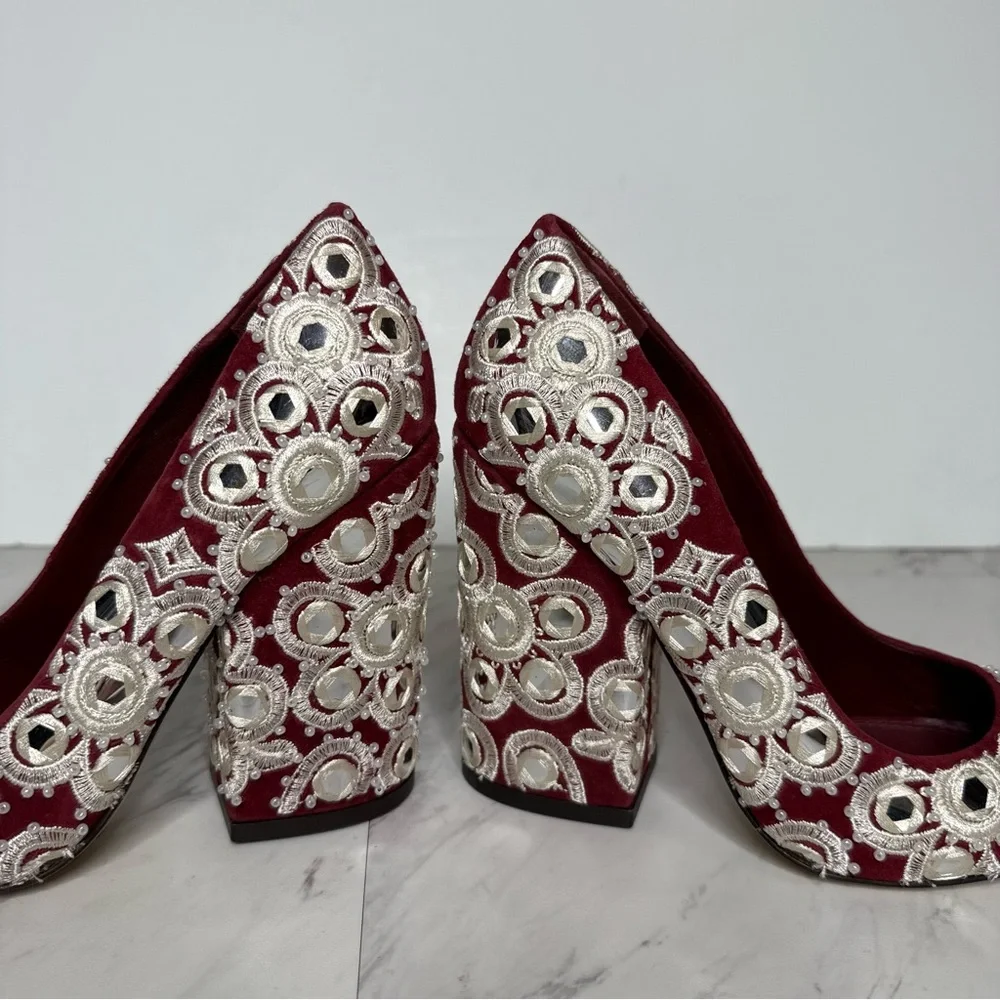 Tory Burch Francesca Red White Embroidered Pointy Toe Pump 5 1/2 M